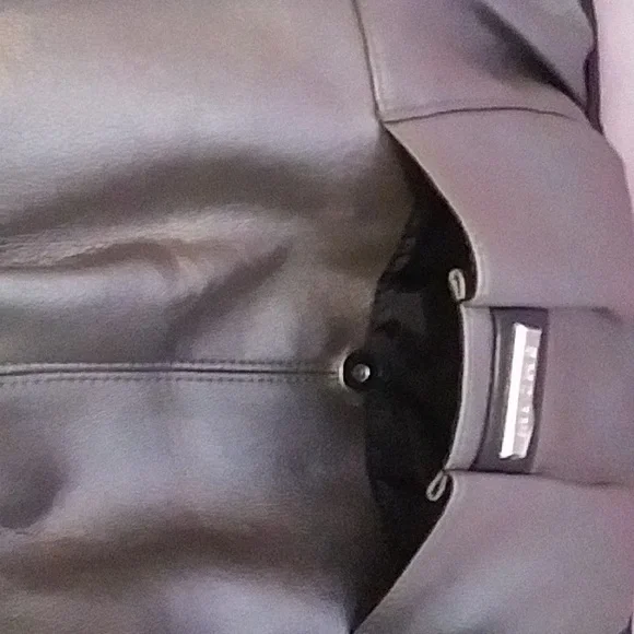 Awesome NWOT Miche Prima shell and straps. - Picture 10 of 12